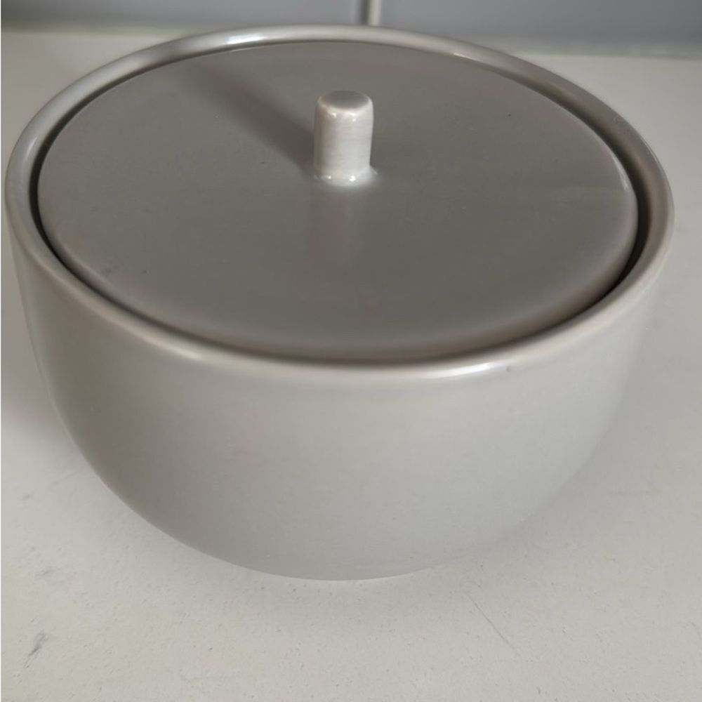 Blomus Elegant Gray Ceramic Bowl with Lid